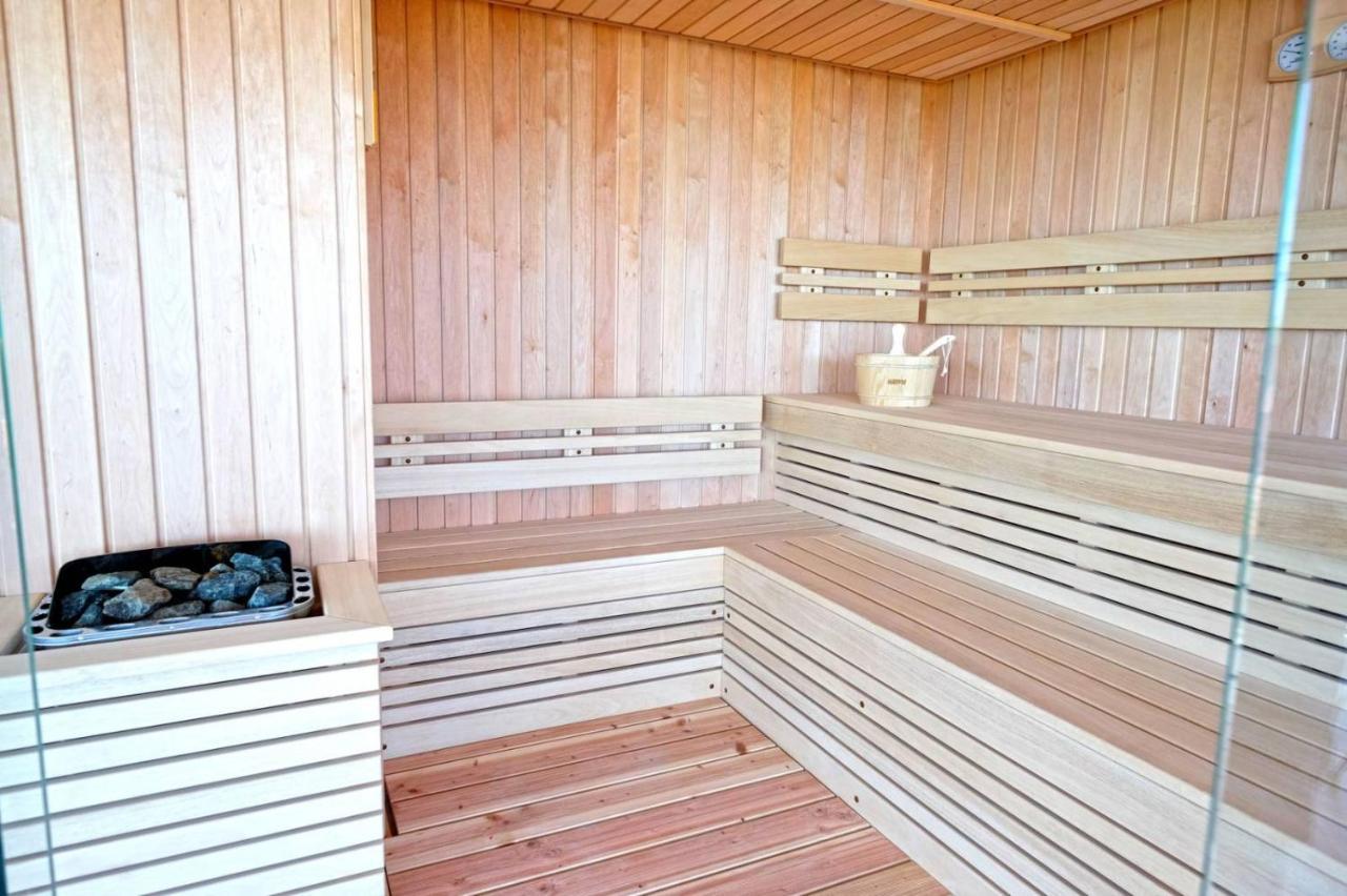 Paradise Hotel & Relax Center Pomorie Exterior photo
