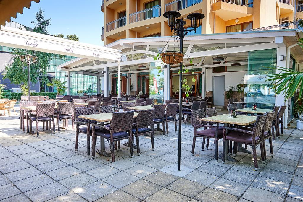 Paradise Hotel & Relax Center Pomorie Exterior photo